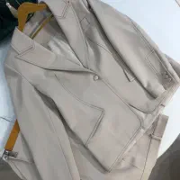فروشنده عرب زبان خانم