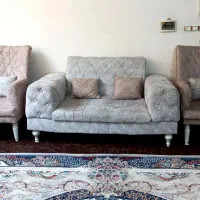 مبل راحتی همراه عسلی