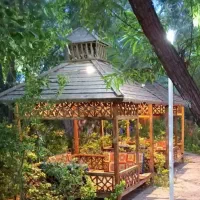 آلاچیق چوبی