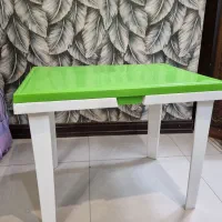 میز بچگانه