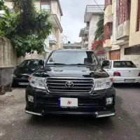 تویوتا لندکروز