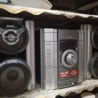 یک عدد تلویزیون سامسونگ ۳۰ اینچ با میز تلویزیون