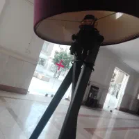یک عدد کشو با یک عدد لامپ خواب