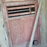 سه عدد درب آهنی