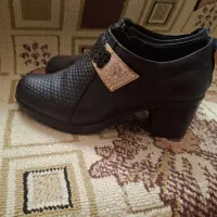 تعدادی کفش