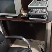 میز کوچک کاملا سالم و نو