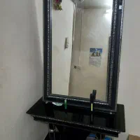 اینه ومیز