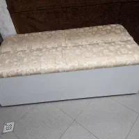 دو عدد نیمکت صندوق دار