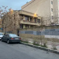 560 متر کلنگی / ظفر / بی نقص / بنا دار