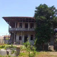فروش ۱۴۶۰متر زمین مسکونی همراه با خانه سنتی