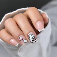 آموزش کاشت ناخن و خدمات ناخن