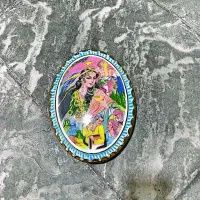 تعدادی قاب و مجسمه