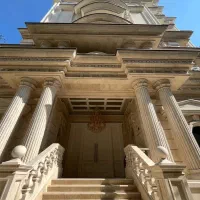 نیاوران/۲۱۵متر/مشاعات فعال/۴پارکینگ/کلاسیک فاخر