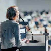 آموزش حضوری صحبت به زبان انگلیسی(۶ماهه)