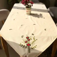 رومیزی گلدوزی شده با دست طرح زمرد