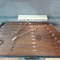 سنتور سالم و نو با جعبه و مضراب فقط تو ویترین بوده