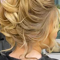 تخفیف ویژه میکاپ و شنیون(سیاهکل)