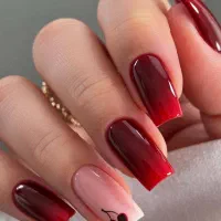 کاشت و ترمیم ناخن و پدیکور وآموزش پیروزی