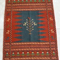 گلیم دستبافت با طرحی بسیار خاص