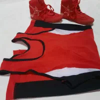 لباس و کفش کشتی