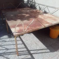 تخت اهنی
