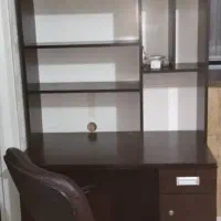 میز تحریر کتابخانه دار به همراه صندلی چرخ دار