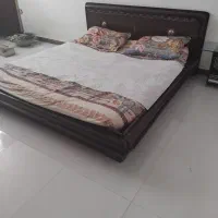 تخت‌وتشک‌‌فروشی