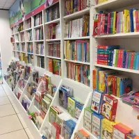 قفسه لوازم التحریر و آرایشی بهداشتی استند و ویترین