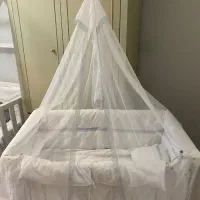 تخت و گهواره کنار مادر کودک پرشیا