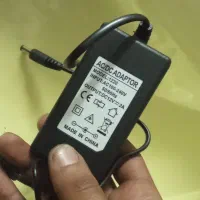 آداپتور 12 ولت 2 آمپر