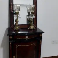 آینه کنسول نو و تر و تمیز