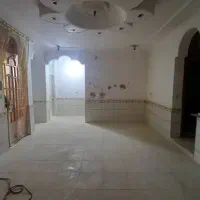 خانه طبقه اول  دو خواب و حال و آشپزخانه و ....