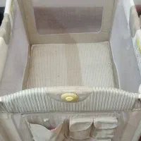 تخت پارک تمیز و مرتب