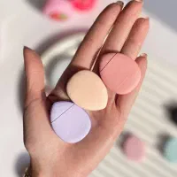 خط لب و پد آرایشی