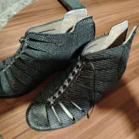 کفش بچگانه