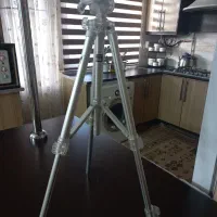 پایه دوربین عکاسی