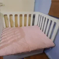 تخت نوزاد کنار تخت مادر