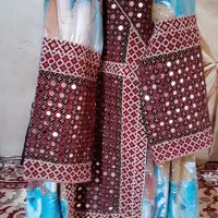 لباس دخترانه بلوچی طلاکوب با زی استین هزار اینه