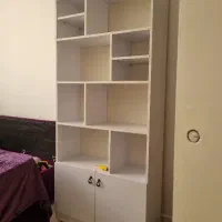 کتابخانه جا دار تمیز