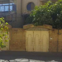 خانه-ویلایی-3-طبقه-درب-حیاط-110-متری-محدوده-قائمیه