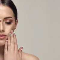 کاشت و ترمیم ناخن در قلهک