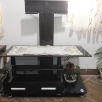میزتلویزیون شیشه ای