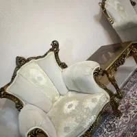 دو دست مبل سلطنتی و راحتی