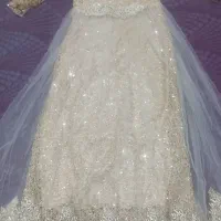 تعدادی لباس و کفش و شلوار