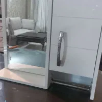 آینه و جامسواکی روشویی