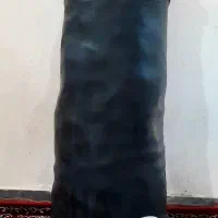 کیسه بوکس به همراه دستکش بوکس