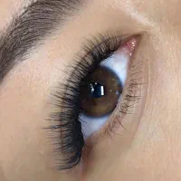 تخفیف ویژه اکستنشن مژه-لیفت ابرو و مژه-کاشت دائم