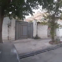 فروش ملک ۲۰۱ متری با مغازه و برق ۳ فاز