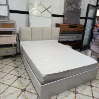 تخت و خواب دو نفره همراه تشک رویال  و پاتختی