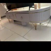 میز تلویزیون ساعت پایدار دوتا صندلی